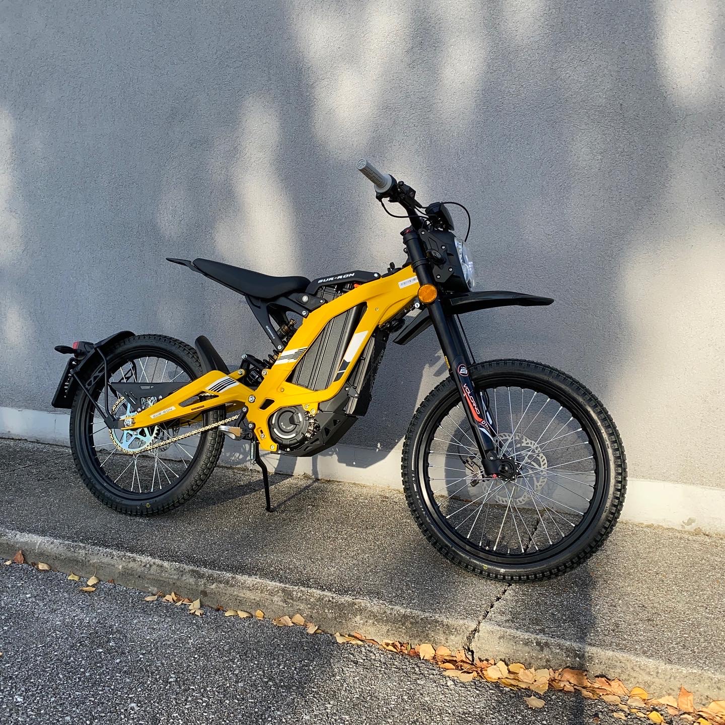 SUR-RON-Lightbee-yellow-StVO-www-stromfahrzeuge-at SUR-RON Lightbee StVO 2023